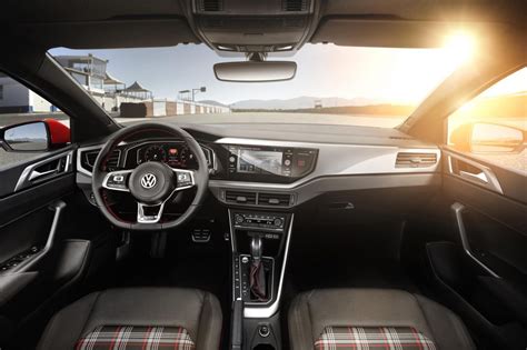 2018 Volkswagen Polo officially revealed, GTI packs 147kW ...