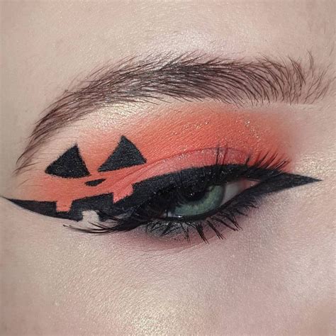 Pumpkin Eyeliner Halloween Eyeshadow Inspired by @voodoobarbiedoll ...