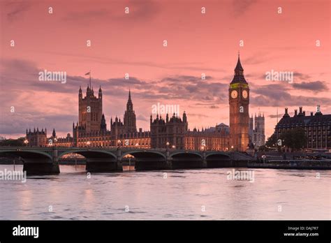 The houses of parliament at night, London, UK Stock Photo - Alamy