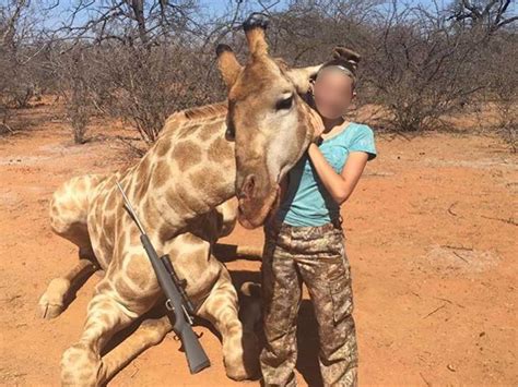 12-year-old hunter girl in giraffe photo vows to never stop shooting ...