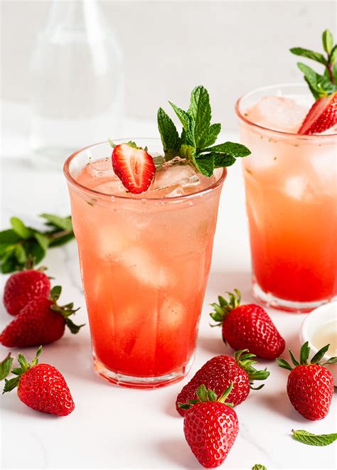 Fresh Strawberry Mojito Cocktail - Food Nouveau