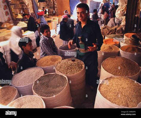 Yemen market Stock Photo - Alamy