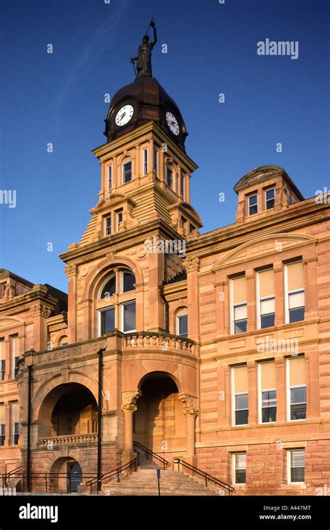 Blue Earth County courthouse in Mankato Minnesota Stock Photo - Alamy