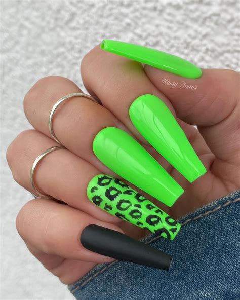 Summer Nails 2024 Neon - Merla Stephie