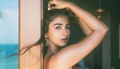 7 Pooja Hegde Hot Vacation Maldives Pics are a Mood! 🥵🔥