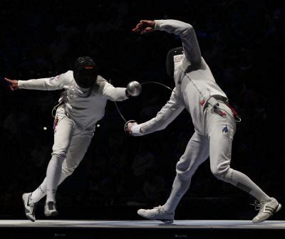 modernfencing | Fencing poses, Pose references, Fight poses