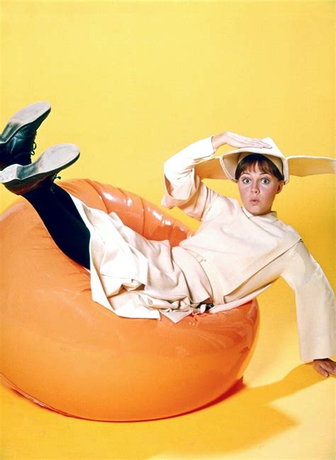 Sally Field as The Flying Nun | 1967 - Sally Field Photo (45196490 ...