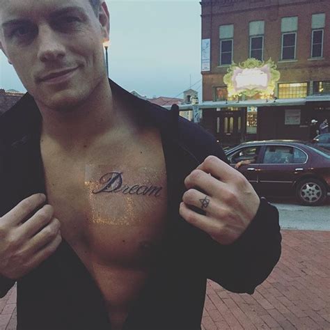 Cody Rhodes Tattoo Neck – Zerkalovulcan