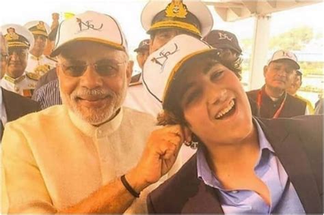 PM Narendra Modi Pulls Akshay Kumar's Son Aarav's Ear in This Viral Pic