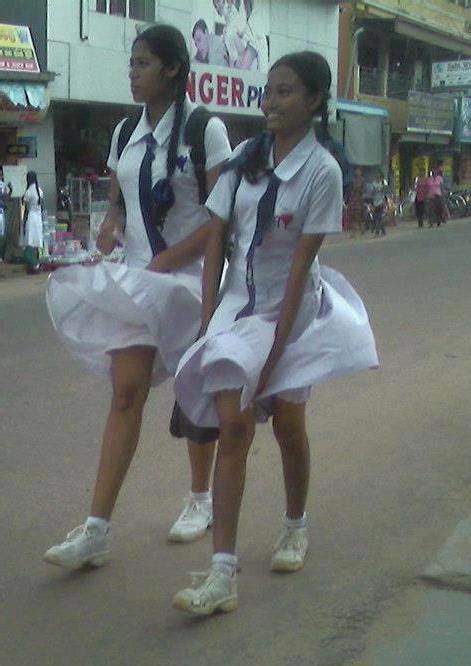 Sri Lankan School girls - 2 | Sri Lankan & Desi Indian Girls