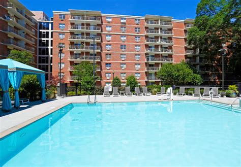 Sterling Glenwood Apartments | Located on Glenwood Avenue in Raleigh, NC