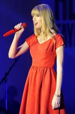 Westfield London Christmas Lights Ceremony - 036 - Taylor Swift Web Photo Gallery | Taylor swift ...
