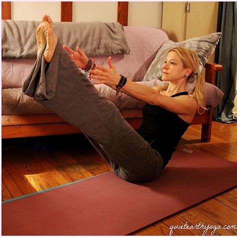 Boat Pose Yoga (Naukasana) Steps, Benefits and Precautions