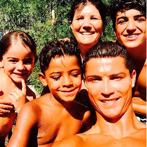 Cristiano Ronaldo Family - Cristiano Ronaldo Photos Photos - Cristiano ...