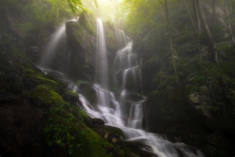 7 Amazing Waterfalls in North Carolina | Drivin' & Vibin'