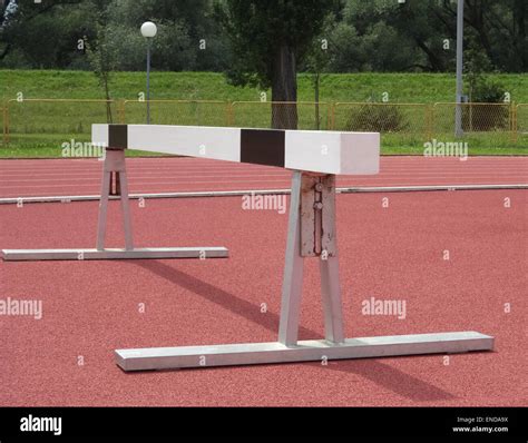 Devices long jump athletics hi-res stock photography and images - Alamy