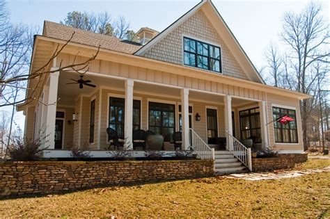 20 Homes With Beautiful Wrap-Around Porches - Housely