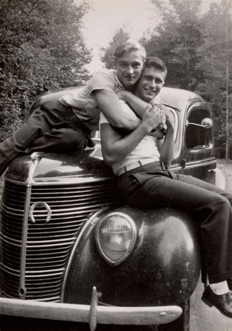 Vintage Photographs of Men in Love - Flashbak