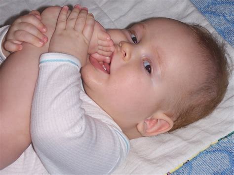 Bestand:Baby-first teeth.jpg - Wikipedia