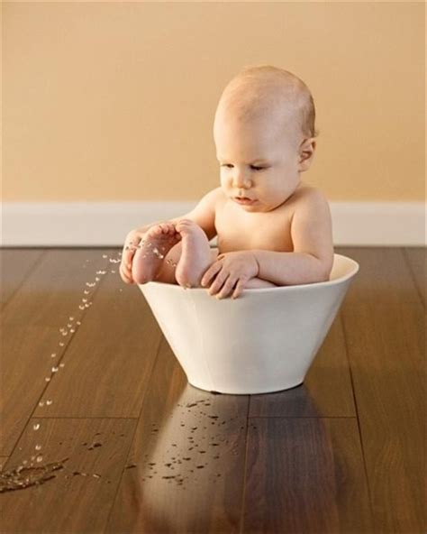 baby boy peeing, funny pictures - Dump A Day | Baby photos, Baby photography, Baby pictures