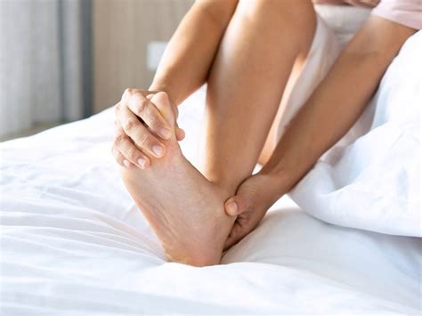 Sore Feet Remedies: 5 Treatments Worth Trying | Reader's Digest Canada