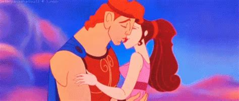 Disney Love GIFs | Tenor