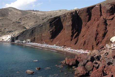 File:Santorini red beach.jpg - Wikimedia Commons