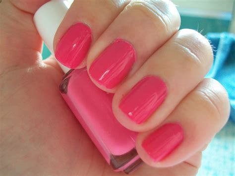 Nail Polish Trends Spring 2024 - Sibyl Dulciana