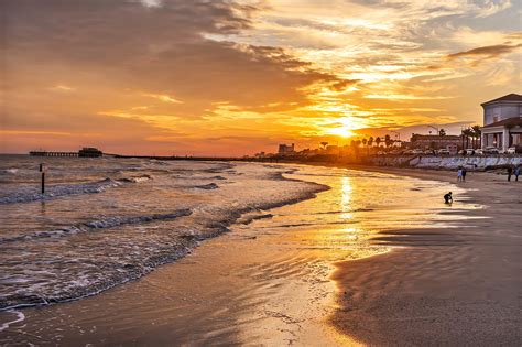 10 Best Beaches in Galveston - Discover the Most Amazing Beaches of Galveston - Go Guides