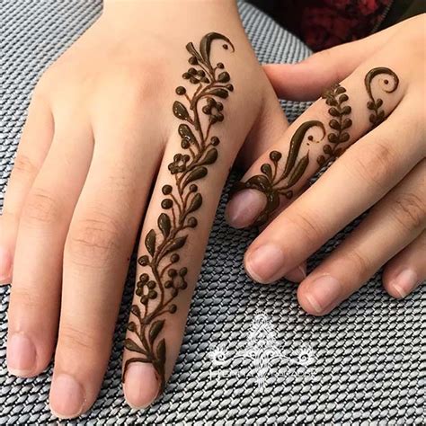 43 Simple Henna Designs That Are Easy to Draw - StayGlam