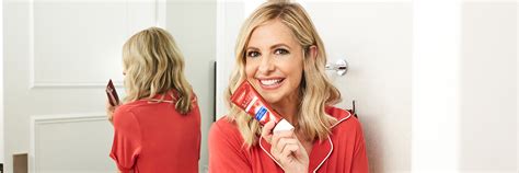 Colgate® Optic White® Partners with Actress Sarah Michelle Gellar