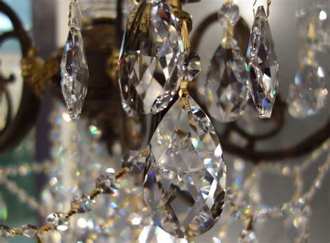 Chandelier Crystals: Basics, Types, Cuts and Care - Design Inspirations ...