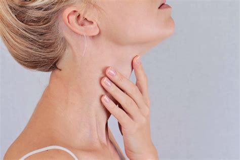 Lumps Under the Chin: Causes, Symptoms and Treatment | Healthtian