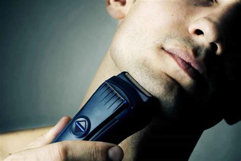 5 Best Vacuum Beard Trimmers: Auto Collect Hair [Reviews] - Bald & Beards