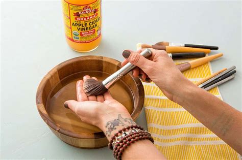 How To Clean Paint Brushes With Vinegar