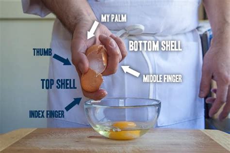 How to Crack an Egg with One Hand | How to Crack an Egg | Eat the Love