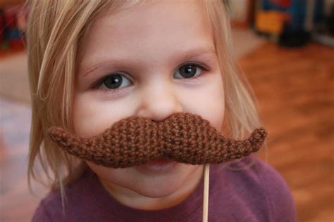 Free crochet mustache pattern | blogged: easymakesmehappy.bl… | Flickr