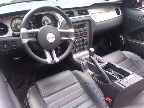 2010 Ford Mustang - Interior Pictures - CarGurus