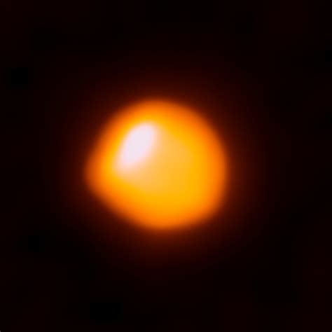 Clearest-Ever Image of Betelgeuse Reveals Mysteries of the Red Giant (Video) | Space