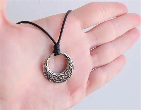 Celtic Knot Pendant - Surflegacy