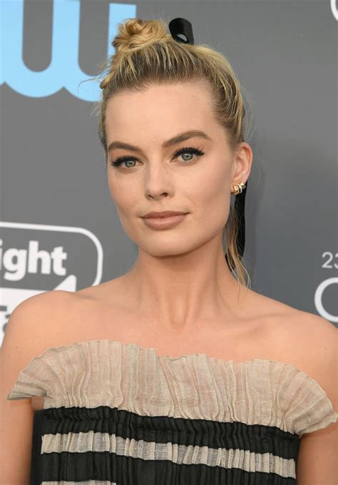 Margot Robbie Recreates Sharon Tate's Iconic 1968 Hairstyle At Cannes Film Festival Red Glitter ...