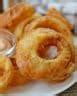 Beer-Battered Onion Rings with Dipping Sauce – just Recettes