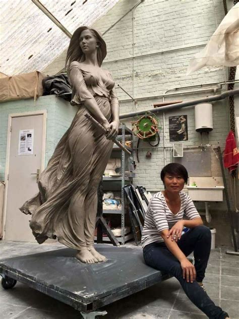 Artist Creates Life-Size Sculptures Of Women Inspired By Renaissance Art, Reveals The Beauty Of ...