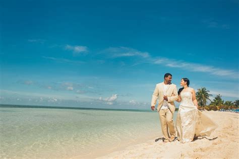 Awesome Paradise Cruise Wedding | Bahamas | Cruise wedding, Paradise cruise, Bahamas wedding