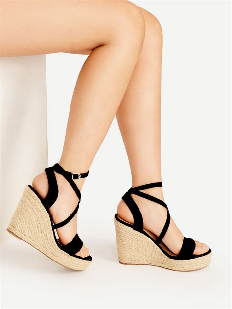 Alpargatas de cuña con correa cruzada -Spanish SheIn(Sheinside) Strappy Wedges, Platform Wedge ...