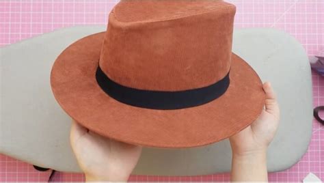 How to Make a Super Elegant Fedora Hat | Upstyle