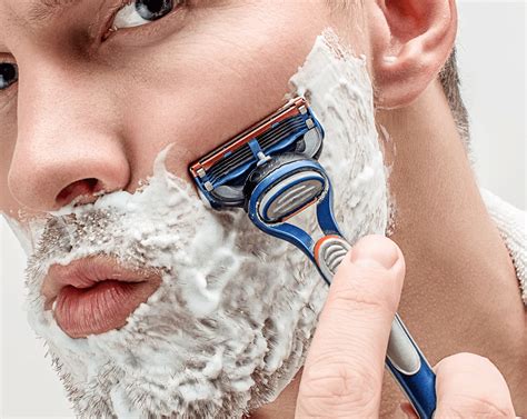 ¿Cómo afeitarse la barba y el bigote? | NIVEA