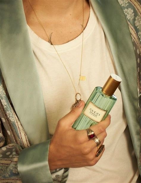 gucci ad for the unisex perfume/cologne gucci memoire d’une odeur | Harry green, Harry styles ...