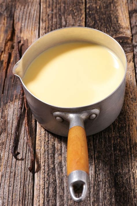 Vegan Crème Anglaise Recipe (Dairy-Free, Egg-Free, Custard Sauce)
