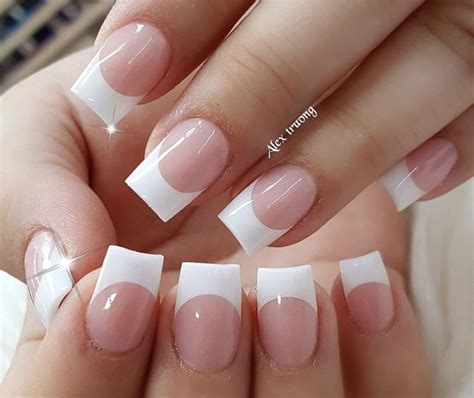 elegantes uñas bonitas francesas | uñas bonitas